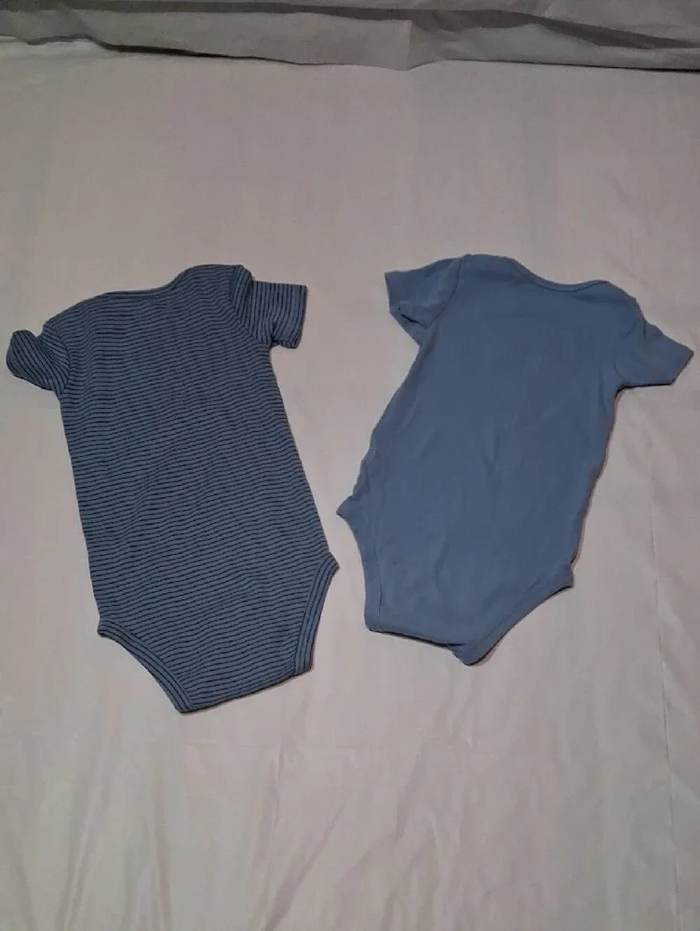 ✨Carter's Baby Boy Bodysuit 24M✨ (Set Of 2)